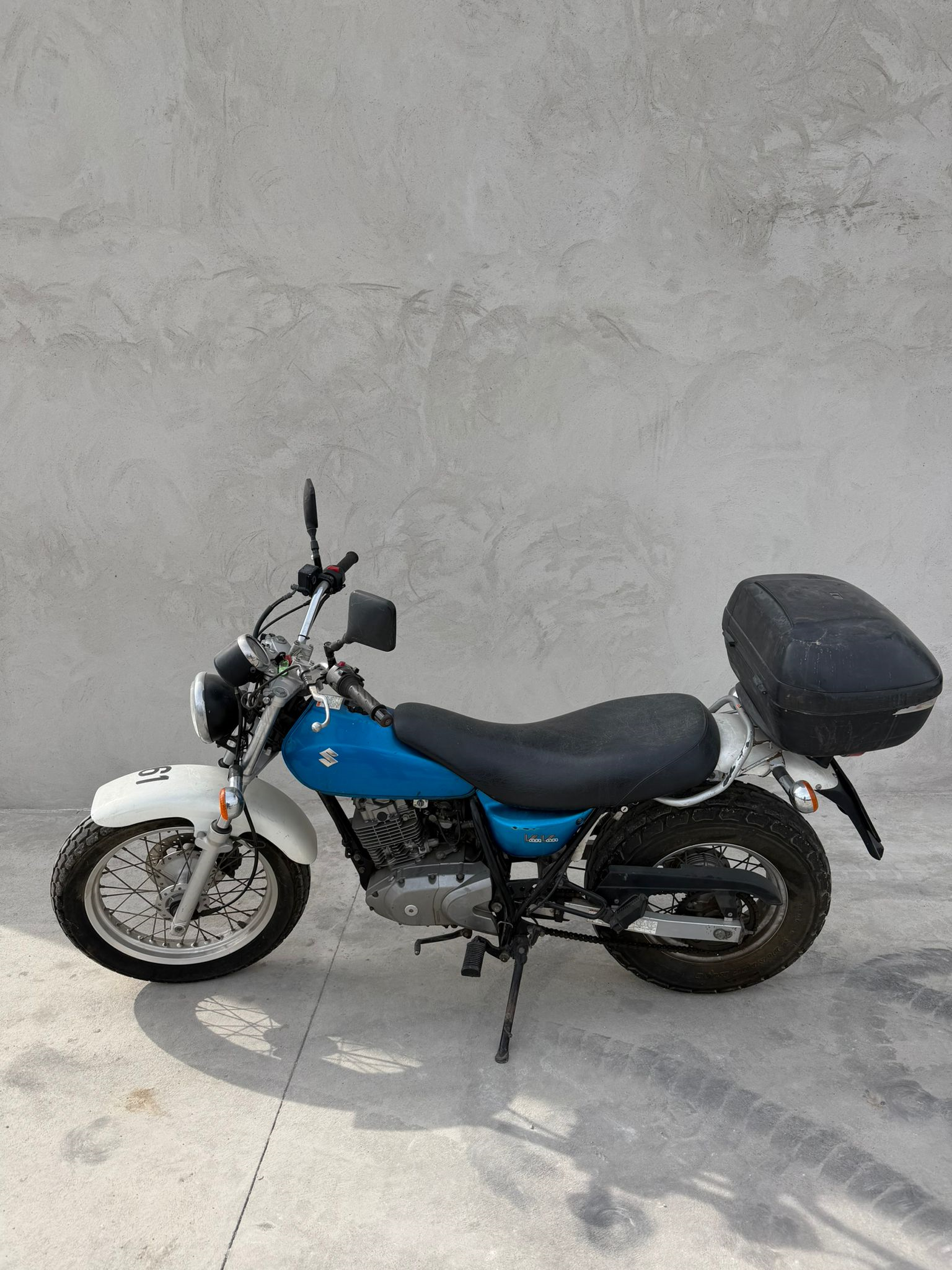 MOTO SUZUKI RV